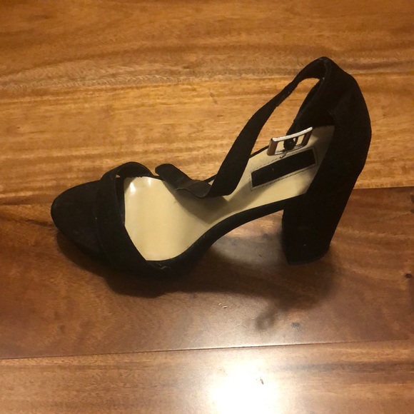 platform heels - Picture 2 of 3